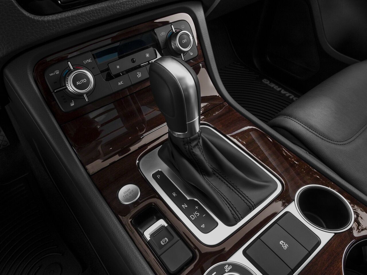 2017 Volkswagen Touareg V6 Oshkosh WI