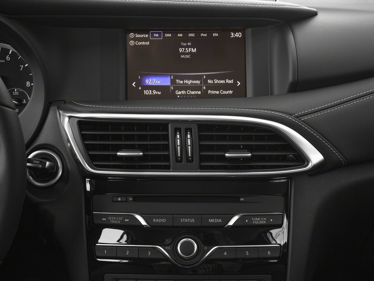 2018 INFINITI QX30 Premium Oshkosh WI