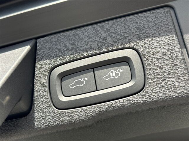 2022 Volvo XC60 Recharge Plug-In Hybrid T8 R-Design San Juan Capistrano CA