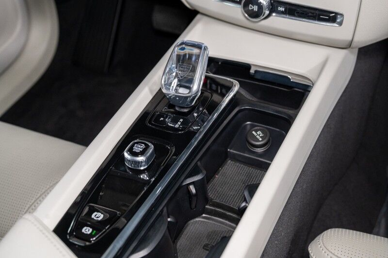 2024 Volvo XC60 Recharge Plug-In Hybrid Ultimate Dark Theme SUV Scottsdale AZ 2024 Volvo XC60 Recharge Plug-In Hybrid Ultimate Dark Theme SUV Scottsdale AZ