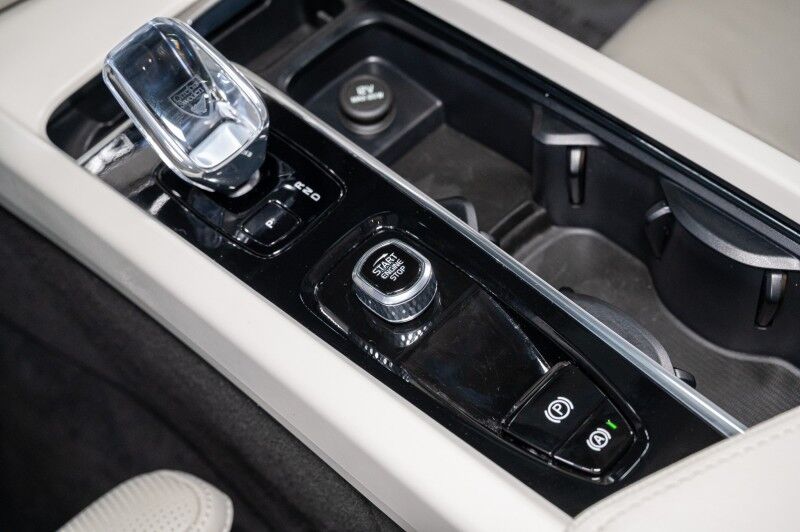 2024 Volvo XC60 Recharge Plug-In Hybrid Ultimate Dark Theme SUV Scottsdale AZ 2024 Volvo XC60 Recharge Plug-In Hybrid Ultimate Dark Theme SUV Scottsdale AZ