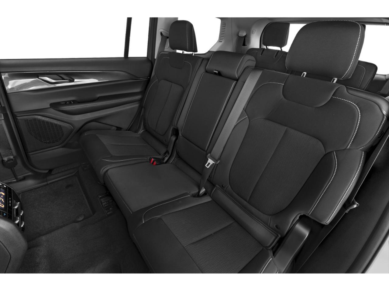 2024 Jeep Grand Cherokee L Laredo Racine WI