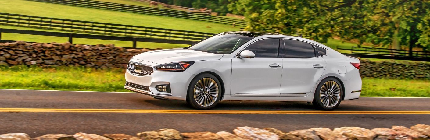 Exterior view of a white 2019 Kia Cadenza