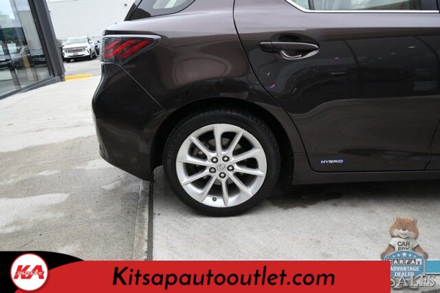 2013 Lexus CT 200h Hybrid / Power & Heated Leather Seats / Navigation / Sunroof / Keyless Entry & Start / USB & Aux Input / Power Windows, Mirrors, & Locks / Cruise Control / Back Up Camera / 40 MPG / Low Miles Banglore
