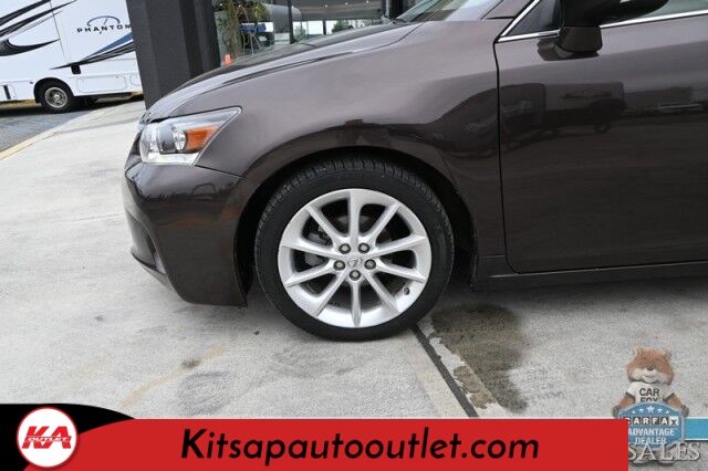 2013 Lexus CT 200h Hybrid / Power & Heated Leather Seats / Navigation / Sunroof / Keyless Entry & Start / USB & Aux Input / Power Windows, Mirrors, & Locks / Cruise Control / Back Up Camera / 40 MPG / Low Miles Banglore