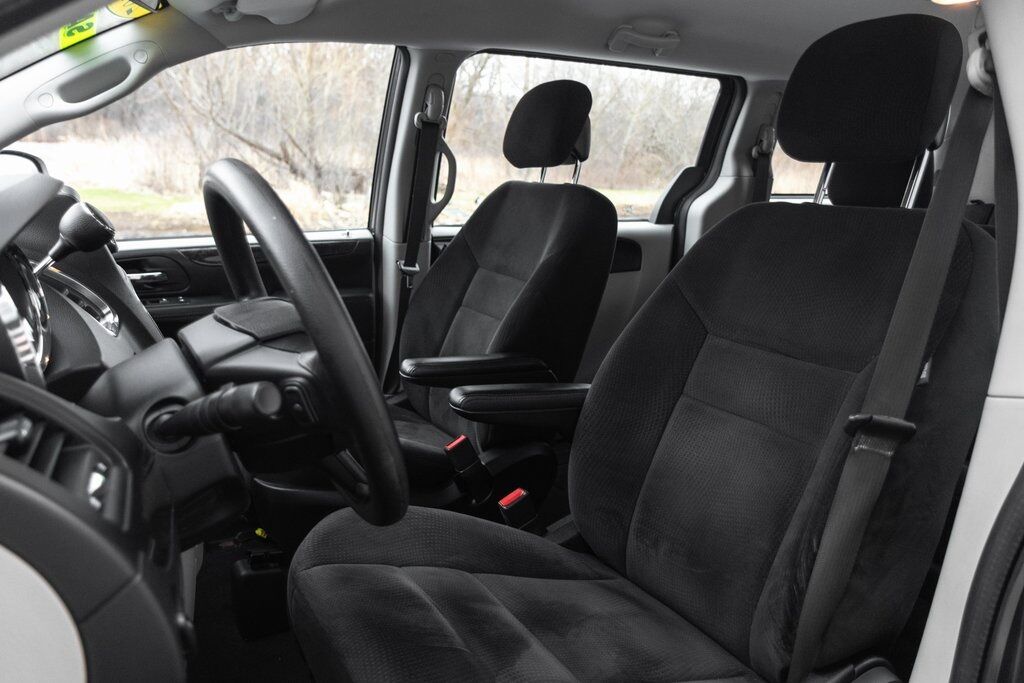 2014 Dodge Grand Caravan AVP Kenosha WI