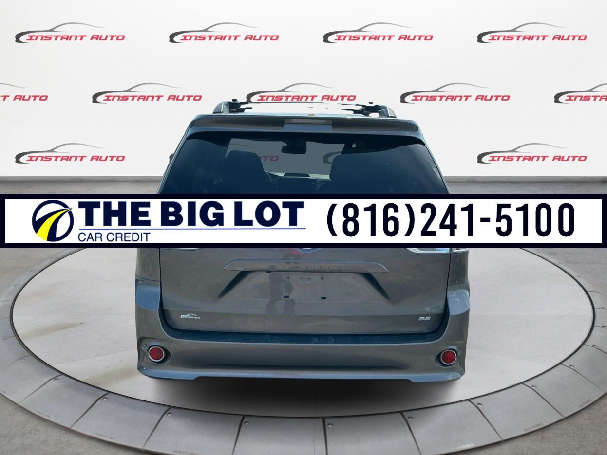 2014 Toyota Sienna SE 8 Passenger Banglore