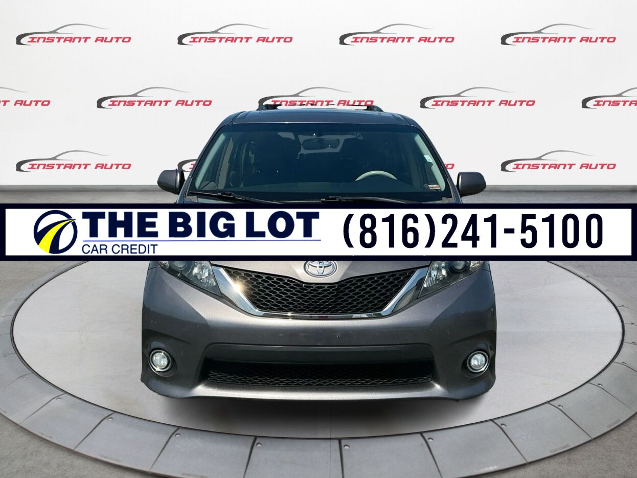 2014 Toyota Sienna SE 8 Passenger Banglore