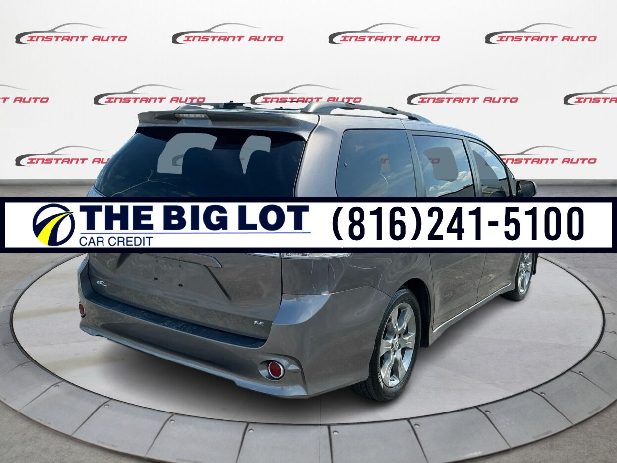 2014 Toyota Sienna SE 8 Passenger Banglore