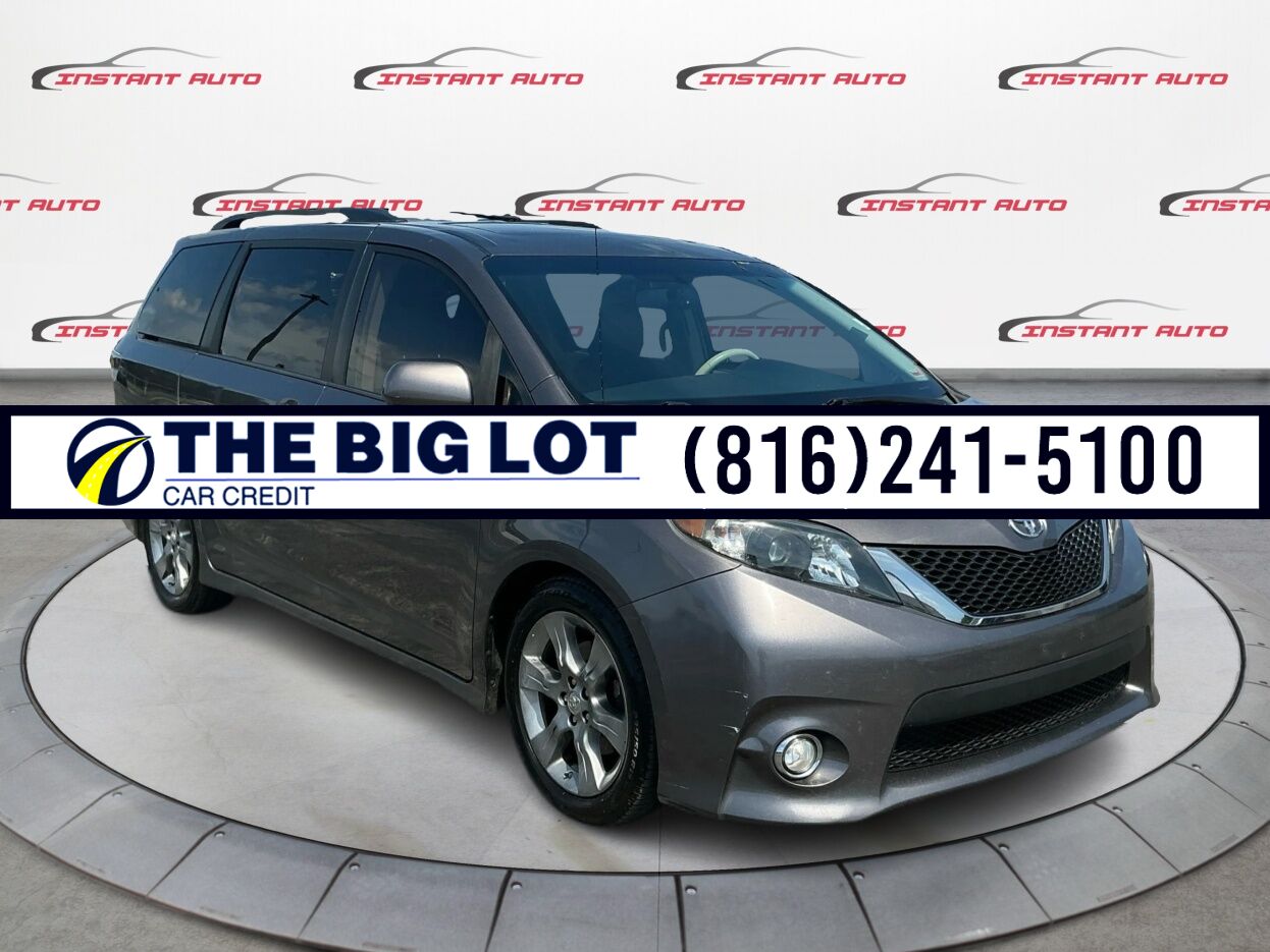 2014 Toyota Sienna SE 8 Passenger Banglore