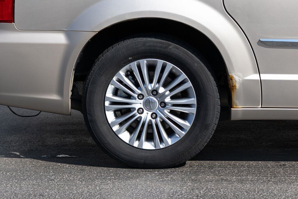 2015 Chrysler Town &amp; Country Touring-L Kenosha WI