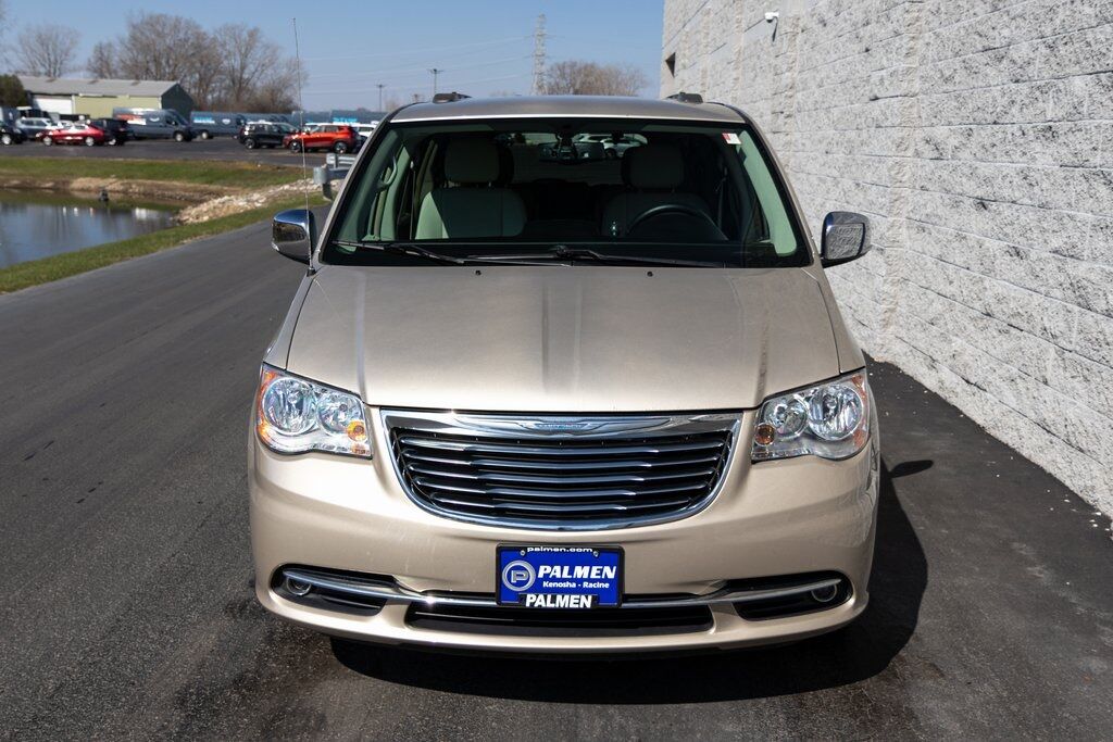 2015 Chrysler Town &amp; Country Touring-L Kenosha WI