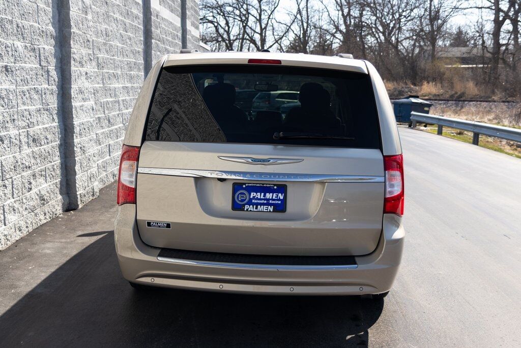 2015 Chrysler Town &amp; Country Touring-L Kenosha WI