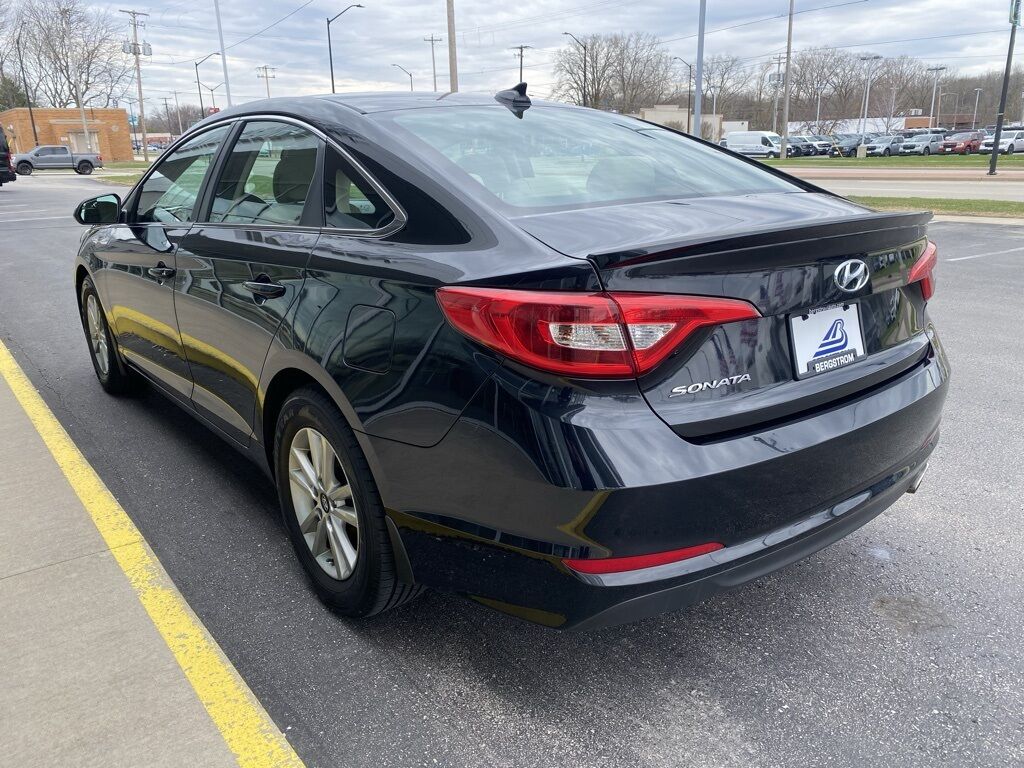 2015 Hyundai Sonata SE Green Bay WI
