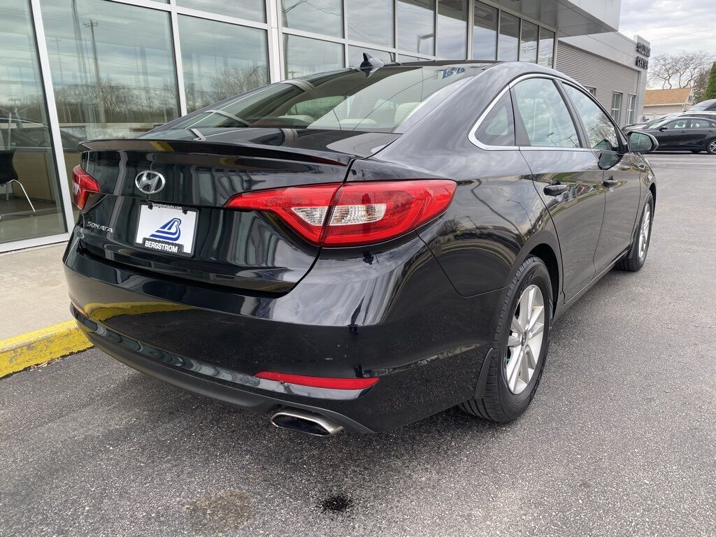 2015 Hyundai Sonata SE Green Bay WI
