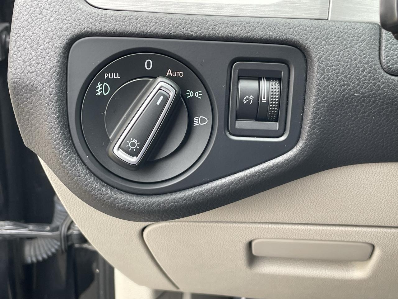 2016 Volkswagen Golf TSI SE 4-Door Alexandria VA