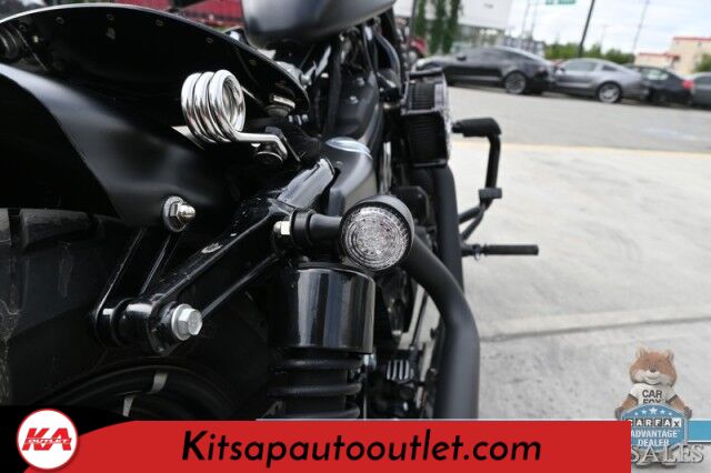 2017 Harley Davidson Iron 883 / Vance & Hines Shorty Exhaust / Roland Sands Design Billet Parts / Heated Grips / L.E.D Headlight & Signals / Keyless Start / Only 6K Miles Banglore