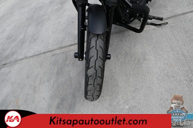 2017 Harley Davidson Iron 883 / Vance & Hines Shorty Exhaust / Roland Sands Design Billet Parts / Heated Grips / L.E.D Headlight & Signals / Keyless Start / Only 6K Miles Banglore