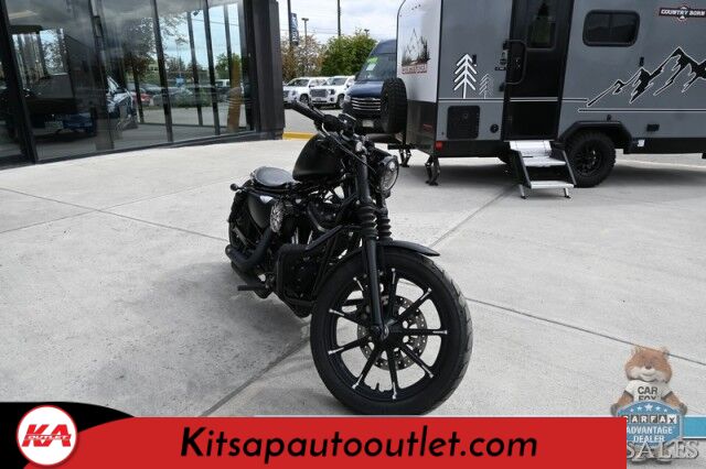 2017 Harley Davidson Iron 883 / Vance & Hines Shorty Exhaust / Roland Sands Design Billet Parts / Heated Grips / L.E.D Headlight & Signals / Keyless Start / Only 6K Miles Banglore