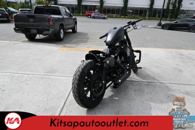 2017 Harley Davidson Iron 883 / Vance & Hines Shorty Exhaust / Roland Sands Design Billet Parts / Heated Grips / L.E.D Headlight & Signals / Keyless Start / Only 6K Miles Banglore