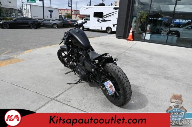 2017 Harley Davidson Iron 883 / Vance & Hines Shorty Exhaust / Roland Sands Design Billet Parts / Heated Grips / L.E.D Headlight & Signals / Keyless Start / Only 6K Miles Banglore