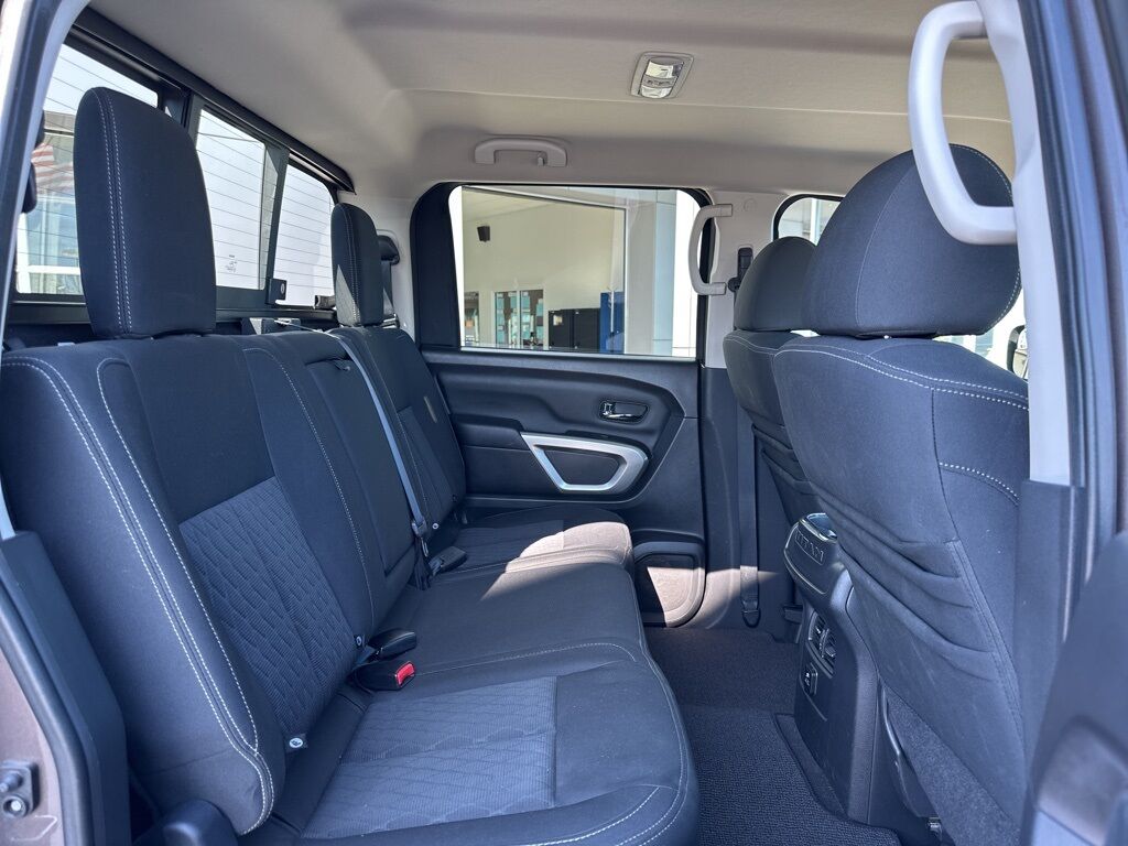 2017 Nissan Titan SV Manitowoc WI