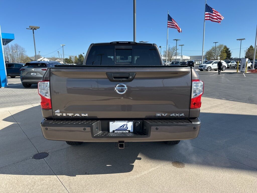 2017 Nissan Titan SV Manitowoc WI