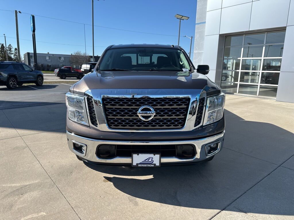 2017 Nissan Titan SV Manitowoc WI