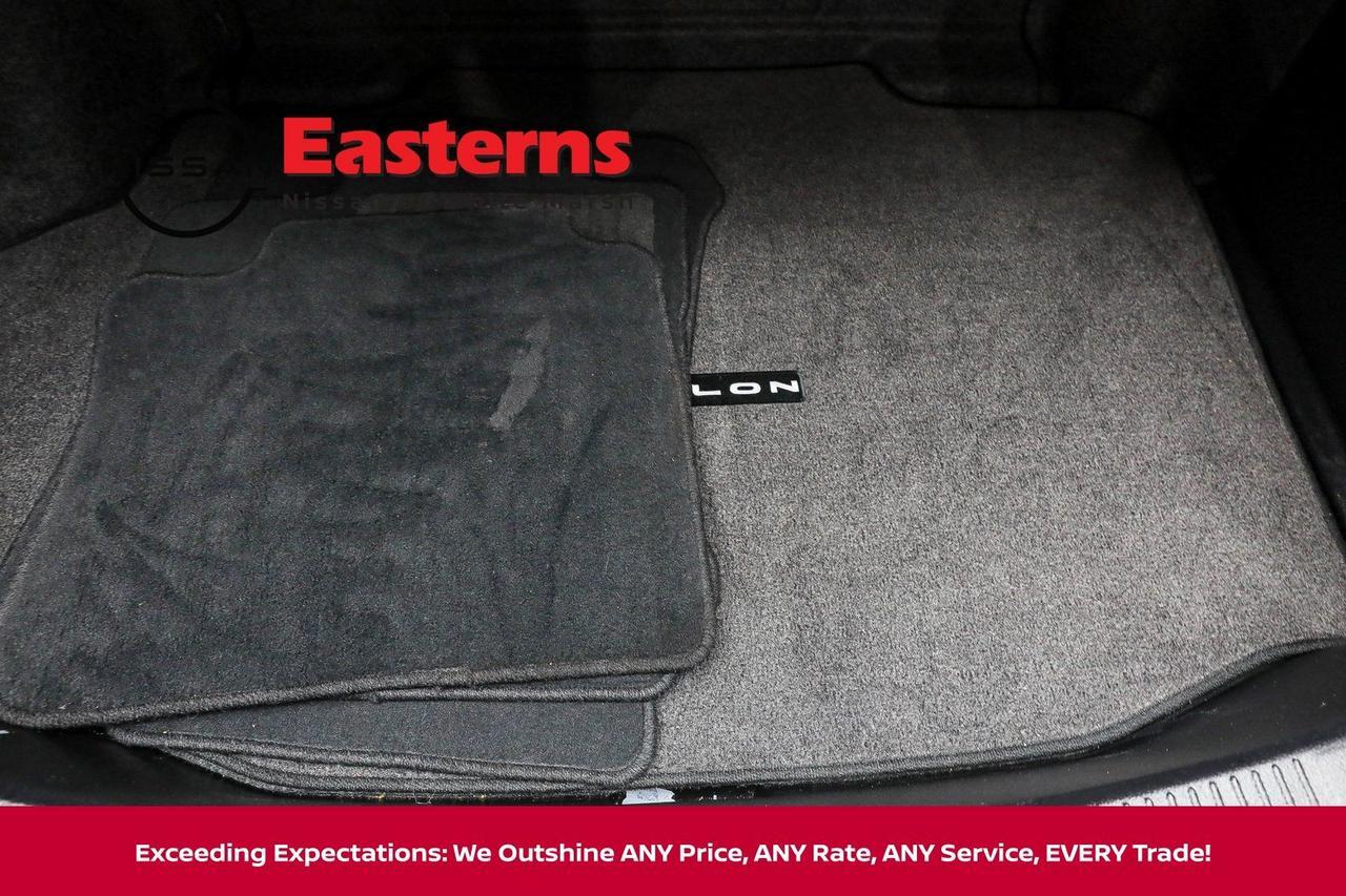 2017 Toyota Avalon Hybrid Limited White Marsh MD