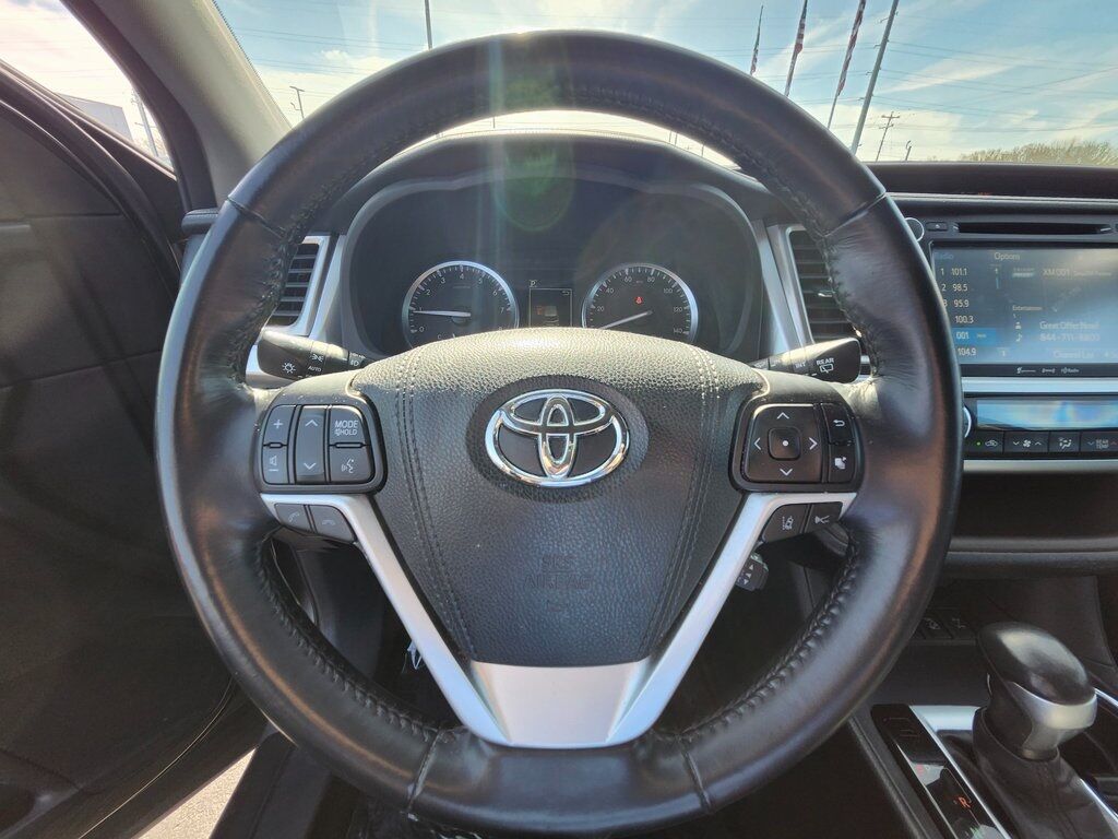 2017 Toyota Highlander XLE Green Bay WI