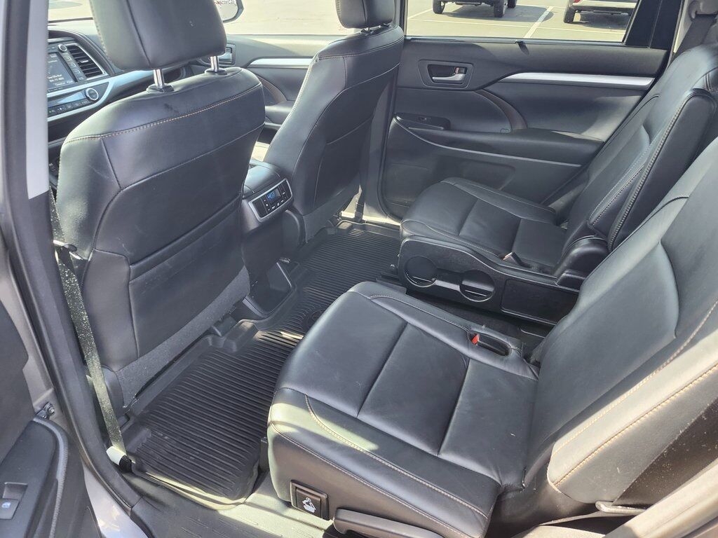 2017 Toyota Highlander XLE Green Bay WI