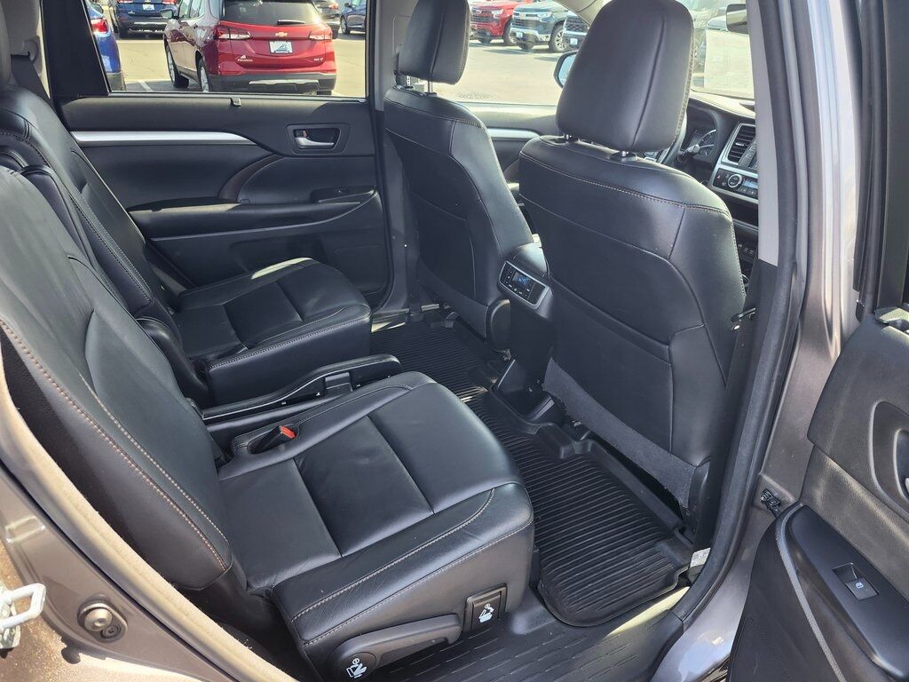 2017 Toyota Highlander XLE Green Bay WI