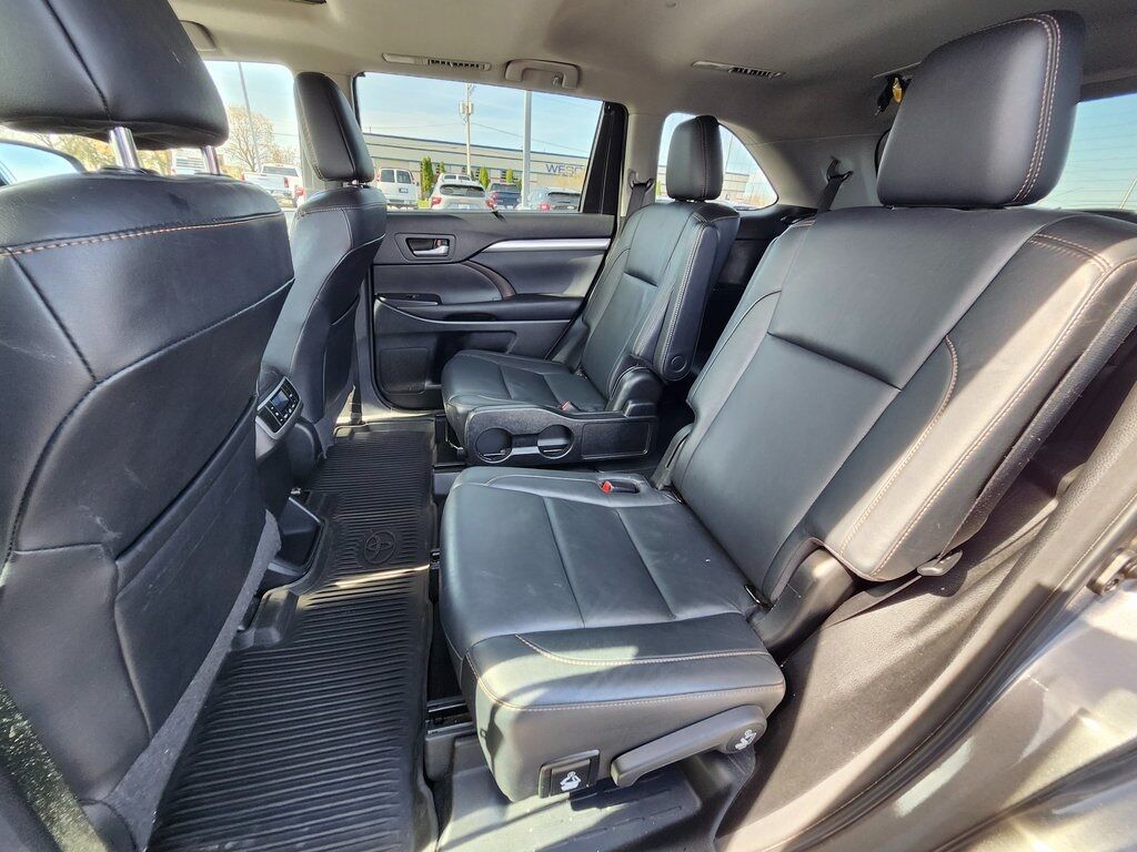 2017 Toyota Highlander XLE Green Bay WI