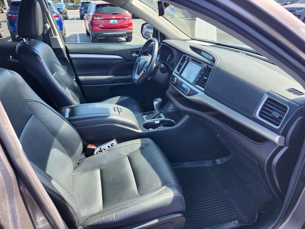 2017 Toyota Highlander XLE Green Bay WI