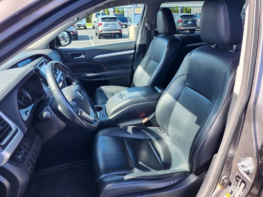 2017 Toyota Highlander XLE Green Bay WI