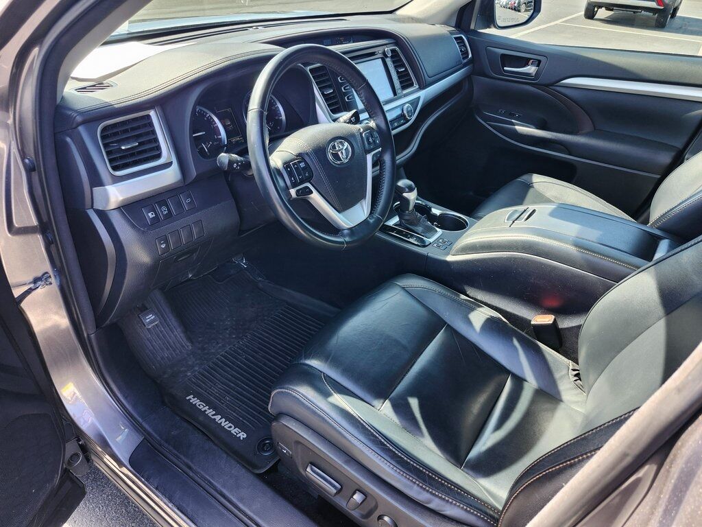 2017 Toyota Highlander XLE Green Bay WI