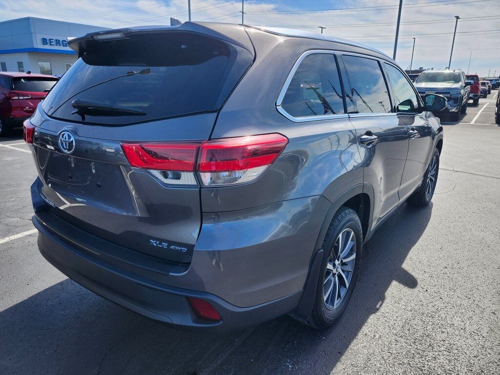 2017 Toyota Highlander XLE Green Bay WI