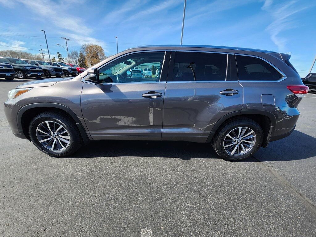 2017 Toyota Highlander XLE Green Bay WI