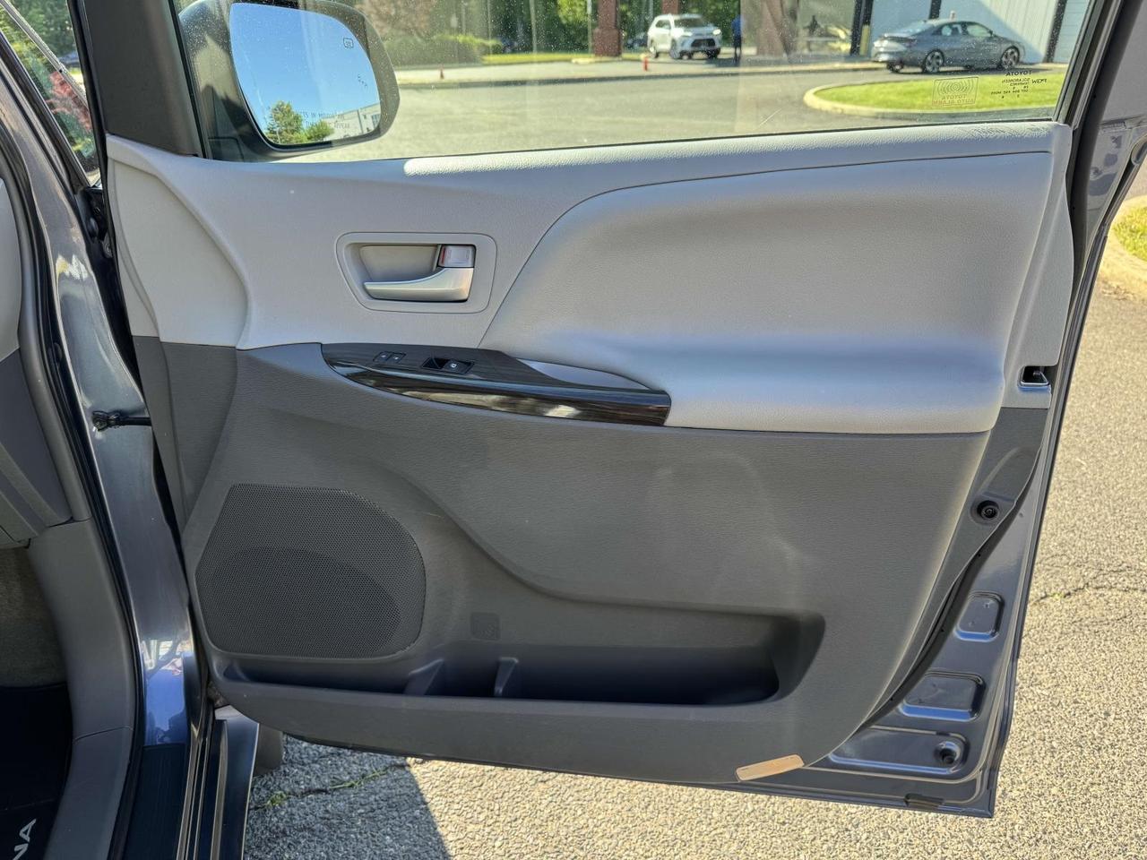 2017 Toyota Sienna XLE Fredericksburg VA