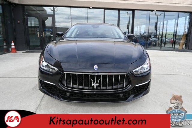2018 Maserati Ghibli S Q4 GranLusso / AWD / AutoStart / Heated & Cooled Leather Seats / Sunroof / Harman Kardon Speakers / Blind Spot Alert / Bluetooth / Backup Camera / Keyless Entry & Start / 24 MPG Banglore