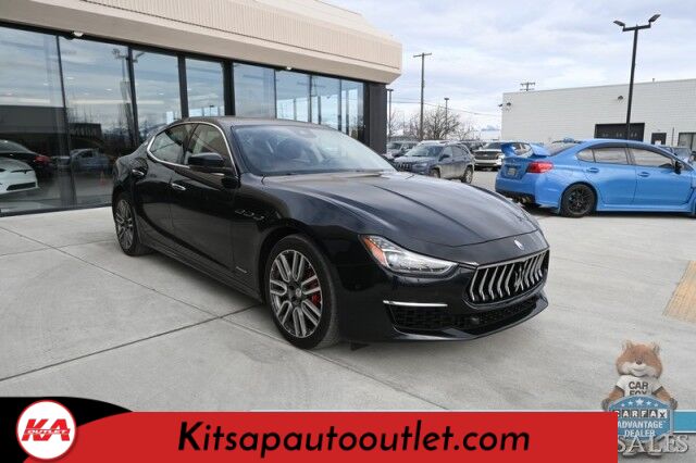 2018 Maserati Ghibli S Q4 GranLusso / AWD / AutoStart / Heated & Cooled Leather Seats / Sunroof / Harman Kardon Speakers / Blind Spot Alert / Bluetooth / Backup Camera / Keyless Entry & Start / 24 MPG Banglore