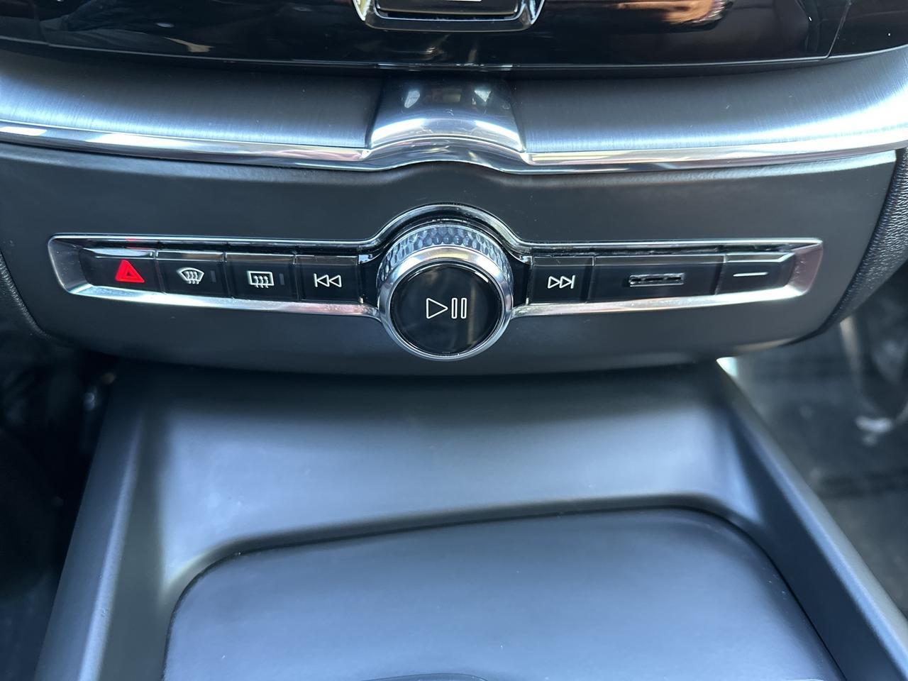 2018 Volvo XC60 T6 Momentum Chantilly VA