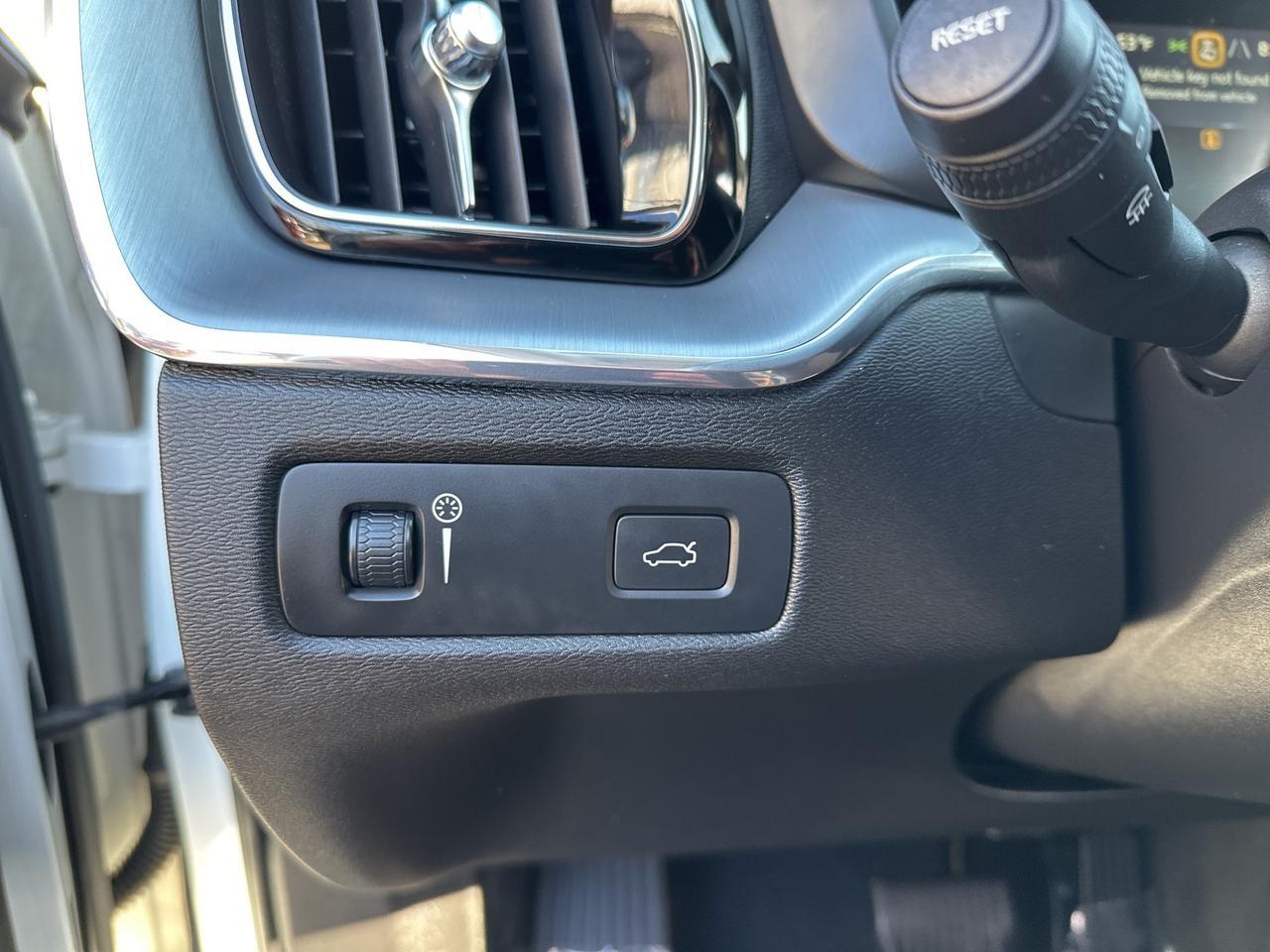 2018 Volvo XC60 T6 Momentum Chantilly VA