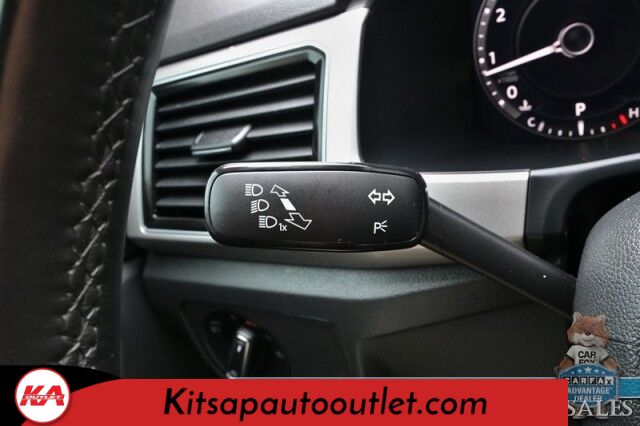 2019 Volkswagen Atlas 3.6L V6 SEL / Auto Start / Heated Leather Seats & Steering Wheel / NAV / Pano Sunroof / Adaptive Cruise / Lane Depart & Blind Spot Alert / Apple CarPlay & Android Auto / 3rd Row / Seats 7 / Tow Pkg Banglore
