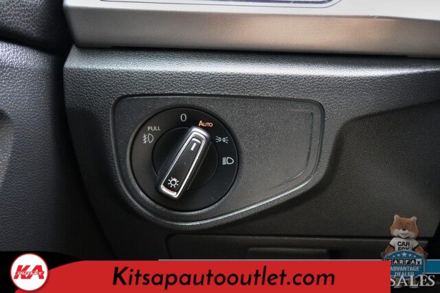2019 Volkswagen Atlas 3.6L V6 SEL / Auto Start / Heated Leather Seats & Steering Wheel / NAV / Pano Sunroof / Adaptive Cruise / Lane Depart & Blind Spot Alert / Apple CarPlay & Android Auto / 3rd Row / Seats 7 / Tow Pkg Banglore