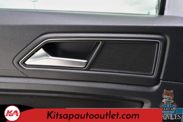 2019 Volkswagen Atlas 3.6L V6 SEL / Auto Start / Heated Leather Seats & Steering Wheel / NAV / Pano Sunroof / Adaptive Cruise / Lane Depart & Blind Spot Alert / Apple CarPlay & Android Auto / 3rd Row / Seats 7 / Tow Pkg Banglore