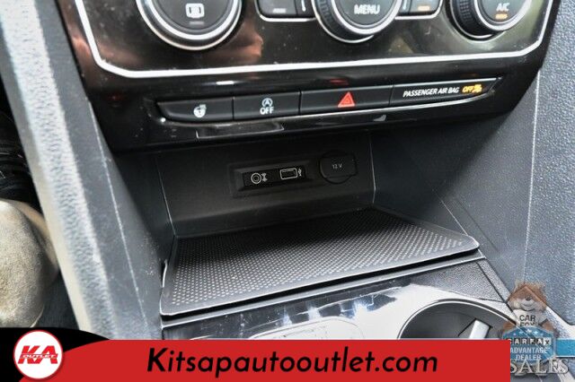 2019 Volkswagen Atlas 3.6L V6 SEL / Auto Start / Heated Leather Seats & Steering Wheel / NAV / Pano Sunroof / Adaptive Cruise / Lane Depart & Blind Spot Alert / Apple CarPlay & Android Auto / 3rd Row / Seats 7 / Tow Pkg Banglore