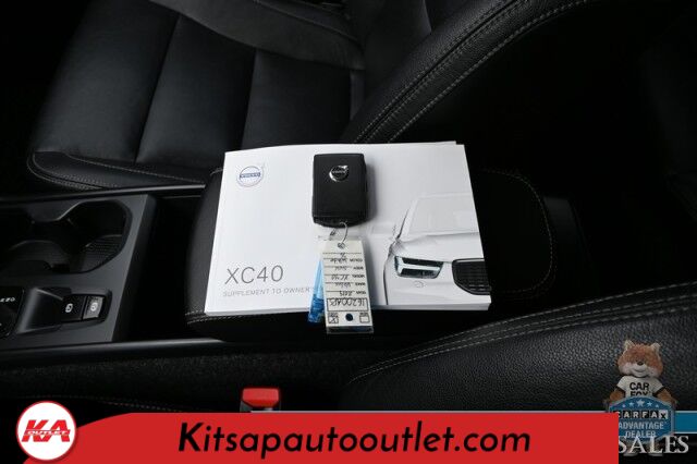 2019 Volvo XC40 Momentum / AWD / Vision Pkg / Power & Heated Leather Seats / Heated Steering Wheel / Lane Departure & Blind Spot Alert / Apple CarPlay & Android Auto / Back Up Camera / Front & Rear Park Assist / 31 MPG Banglore