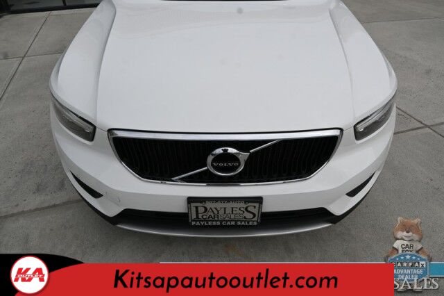 2019 Volvo XC40 Momentum / AWD / Vision Pkg / Power & Heated Leather Seats / Heated Steering Wheel / Lane Departure & Blind Spot Alert / Apple CarPlay & Android Auto / Back Up Camera / Front & Rear Park Assist / 31 MPG Banglore