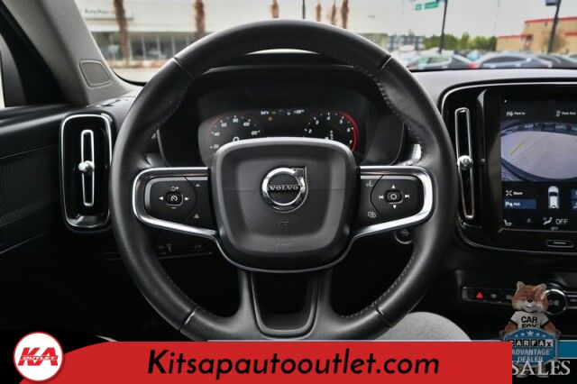 2019 Volvo XC40 Momentum / AWD / Vision Pkg / Power & Heated Leather Seats / Heated Steering Wheel / Lane Departure & Blind Spot Alert / Apple CarPlay & Android Auto / Back Up Camera / Front & Rear Park Assist / 31 MPG Banglore